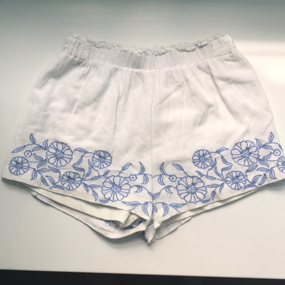 Francesca’s White Purple Floral Embroidered Shorts